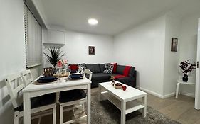 Stylish Entire Apartment With Private Garden In Camden, Central London